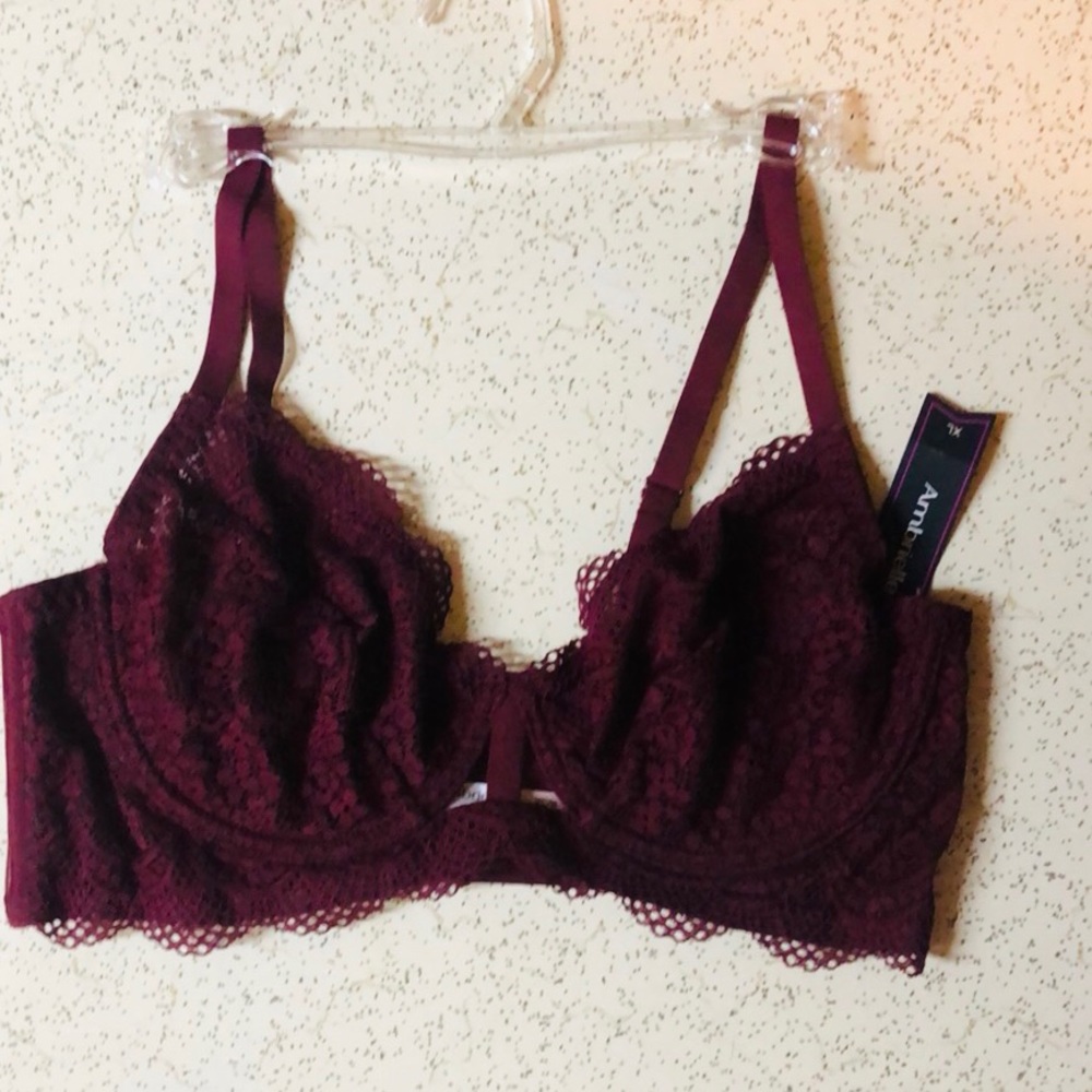Burgundy lace underwire bra